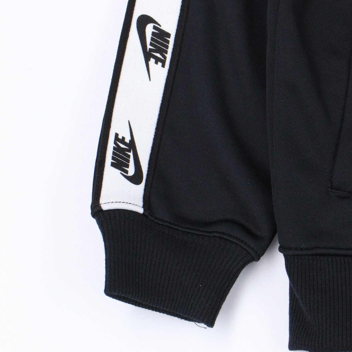ナイキ ジャージ上下 ロゴ ジャージ 上下 セットアップ ジュニア ブランド NIKE フルジップ トラックスーツ サイドライン 86M452 023 黒 ブラック 新作 上下セット 男 女の子 キッズ スポーツウェア