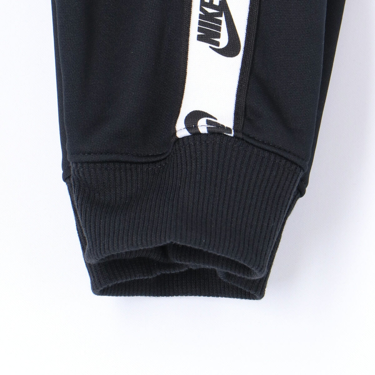 ナイキ ジャージ上下 ロゴ ジャージ 上下 セットアップ ジュニア ブランド NIKE フルジップ トラックスーツ サイドライン 86M452 023 黒 ブラック 新作 上下セット 男 女の子 キッズ スポーツウェア