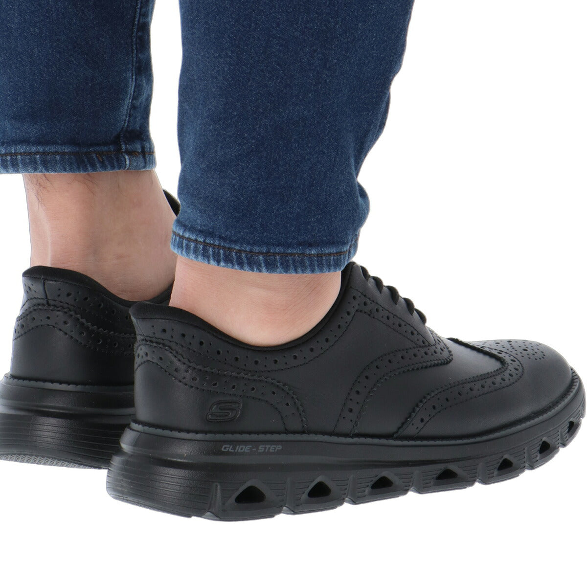 スケッチャーズ スリップインズ グライドステップ シューズ メンズ ブランド スニーカー SKECHERS スリッポン レザースニーカー 靴 くつ 手を使わず履ける 履きやすい ハンズフリー ゴムひも 旅行 黒 205928