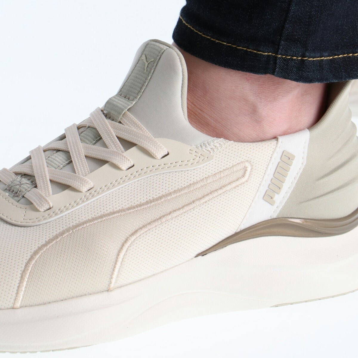 プーマ イーズイン ソフトライド シューズ レディース ブランド ランニングシューズ ウォーキングシューズ ランニング マラソン スニーカー PUMA ハンズフリー クッション性 手を使わず履ける 履きやすい 高齢者 ウォーキング ジョギングシューズ 黒 白 ランシュー 312671 あす楽 SALE セール かわいい 大きいサイズ 有 スポーツ おしゃれ - 【公式】限定ジャージのタケスポ（Limited jersey takespo）