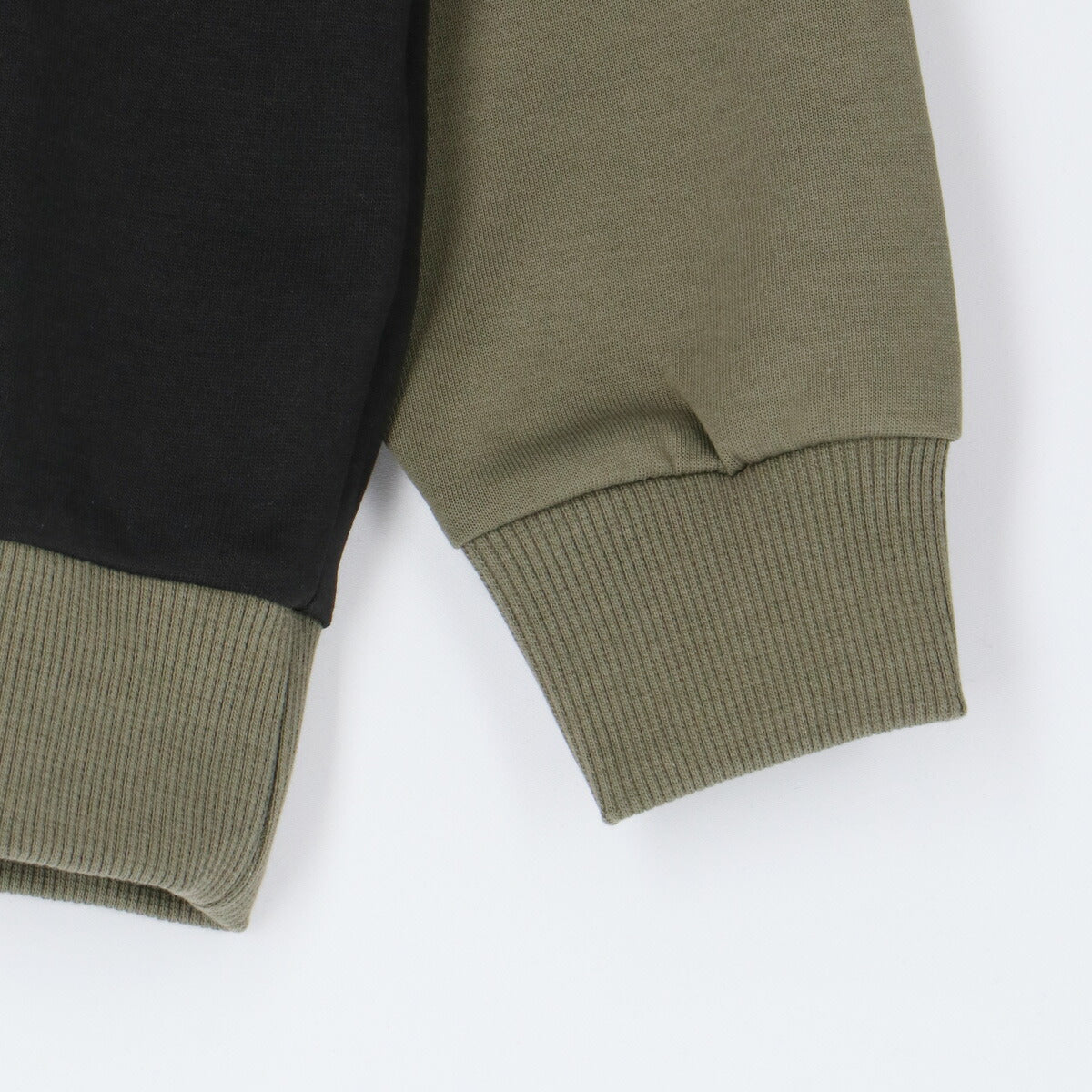 プーマ ジュニア スウェットシャツ エッセンシャルズ PUMA アパレル 上 689984