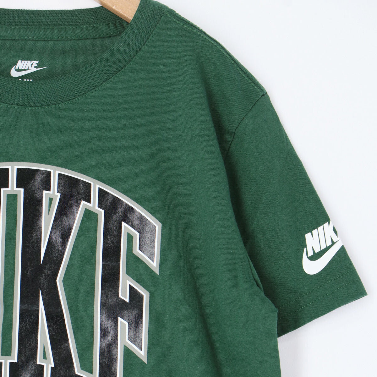 ナイキ ジュニア Tシャツ NKB GIANT VARSITY NIKE アパレル 上 86N298
