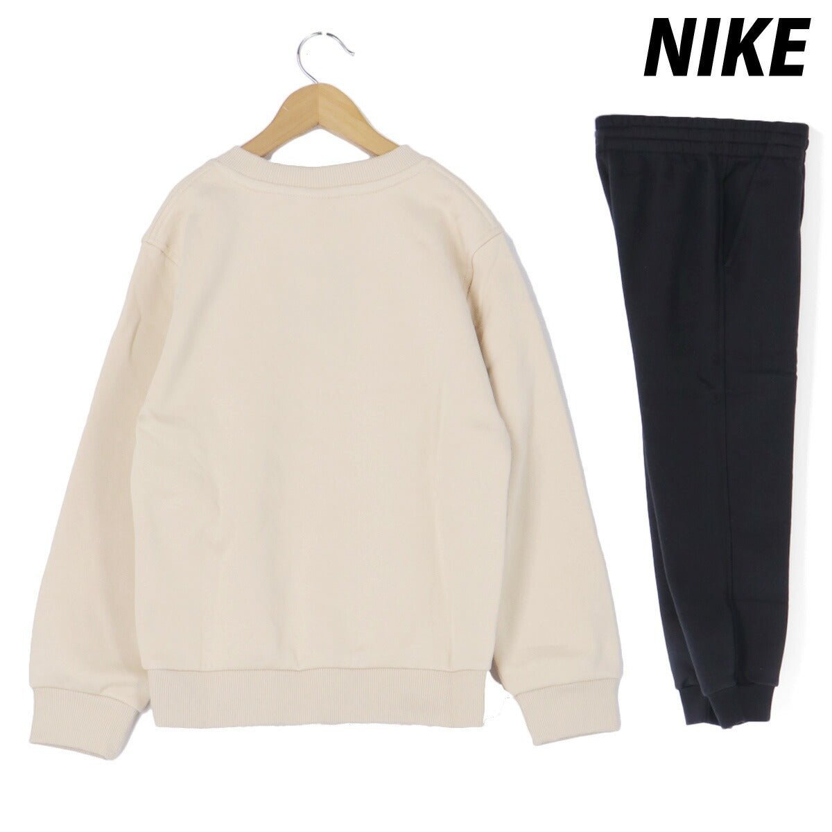 ナイキ クラブ フリース スウェット 上下 セットアップ ジュニア ブランド NIKE 裏起毛 クルーネック 綿混 ジョガーパンツ FD3006 126 薄茶色 ベージュ 新作 上下セット 男 女の子 キッズ スポーツウェア トレーニングウェア スポーツ おしゃれ - 【公式】限定ジャージのタケスポ（Limited jersey takespo）