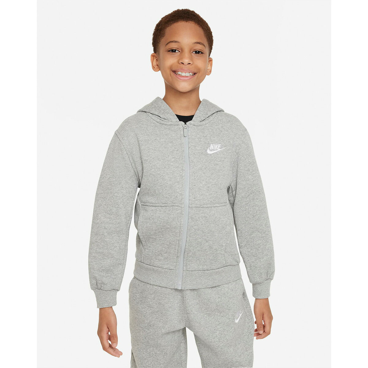 ナイキ クラブ FT スウェット 上下 セットアップ ジュニア ブランド NIKE フード付き・裏毛 綿混 フルジップ ジョガーパンツ FD3017 063 灰色 グレー 上下セット 男 女の子 キッズ スポーツウェア
