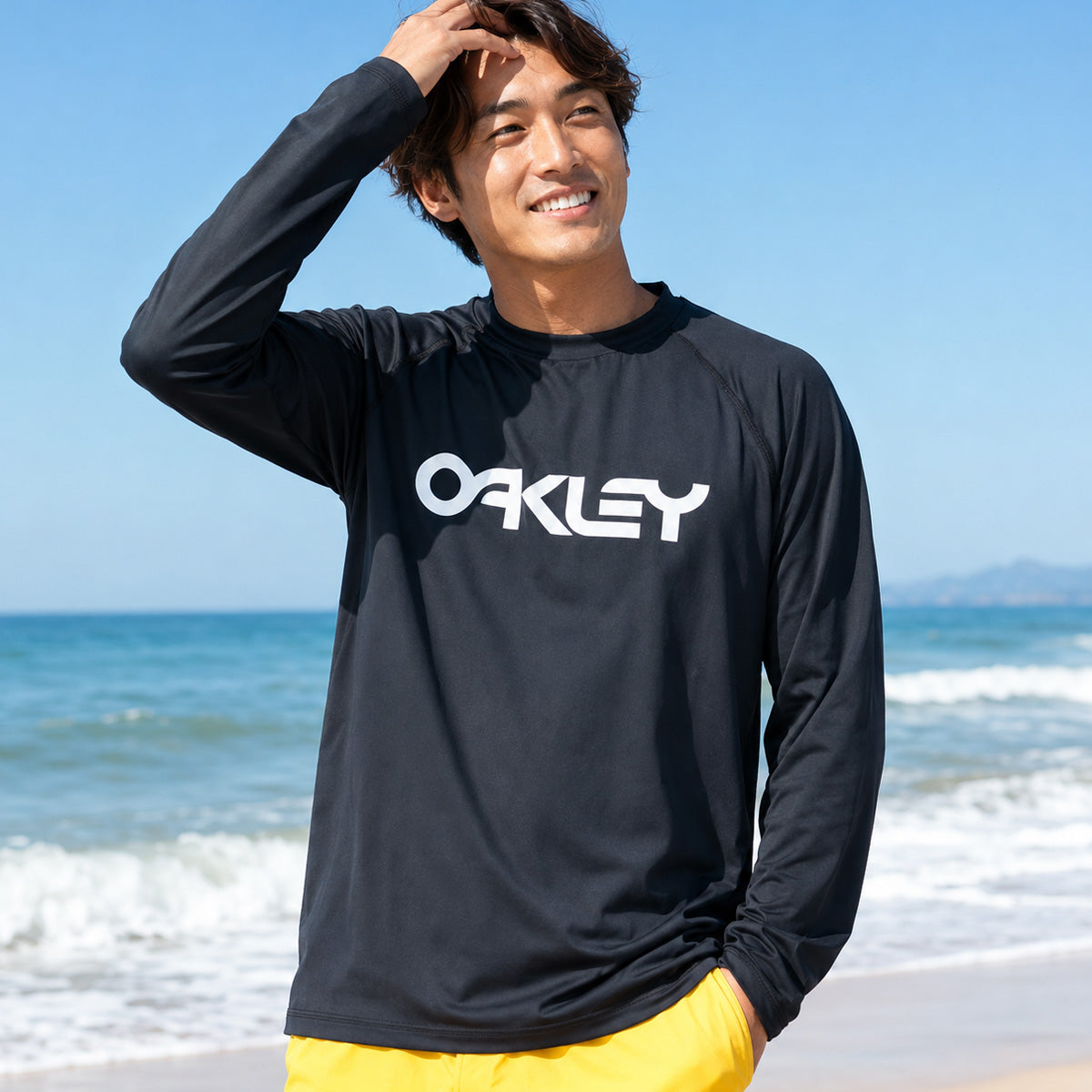 オークリー ラッシュガード メンズ ブランド OAKLEY 水陸両用 吸汗 速乾 吸水 ドライ ストレッチ UVカット 白 長袖 ロンT FOA409100 ブラック ホワイト 新作 大きいサイズ 有 スポーツウェア トレーニングウェア
