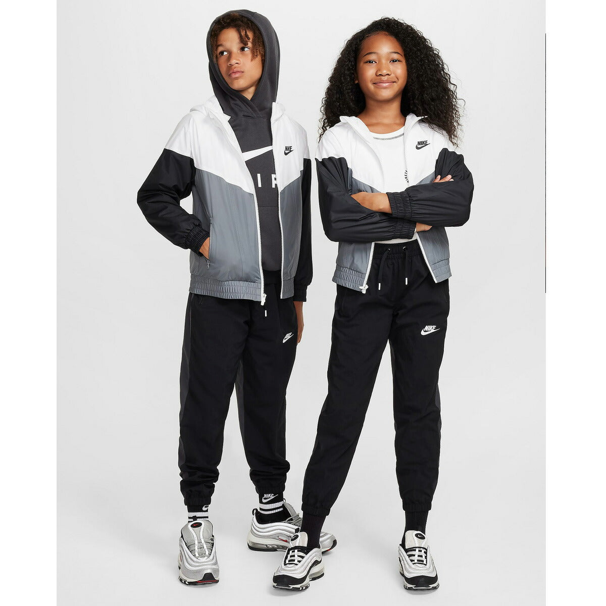 ナイキ ジュニア ウインドジャケット ウィンドランナー NIKE アパレル 上 FZ5516