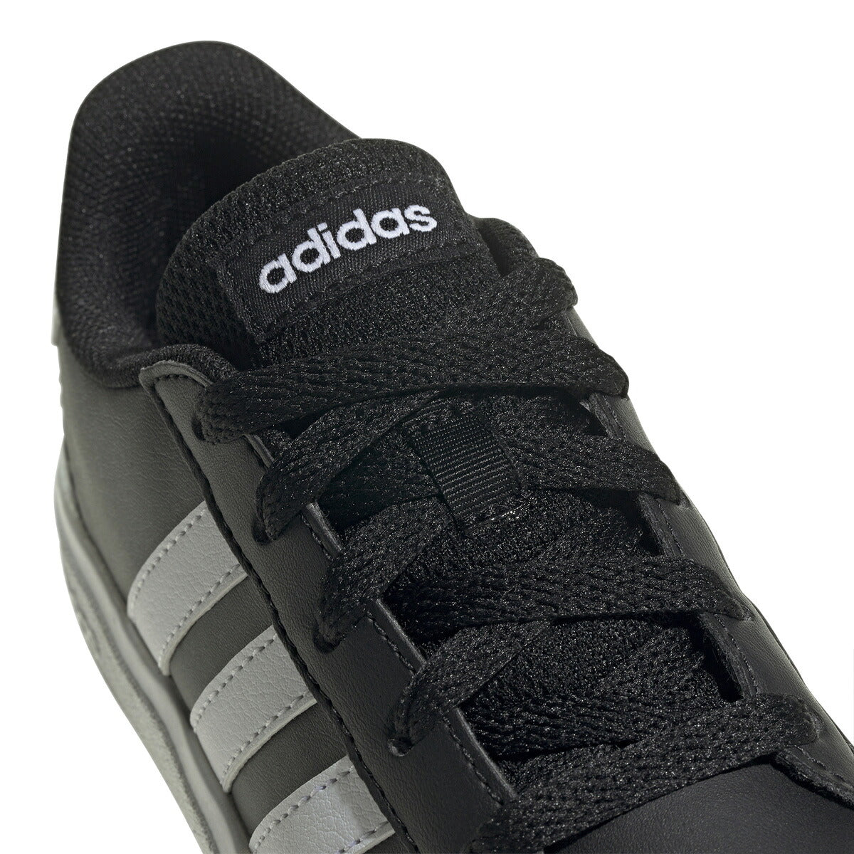 アディダス GRAND COURT 2.0 K グランドコート ライフスタイル テニス レースアップ シューズ ジュニア ブランド スニーカー adidas カジュアル 運動会 10003388 GW6503 黒 ブラック 男 女の子 キッズ