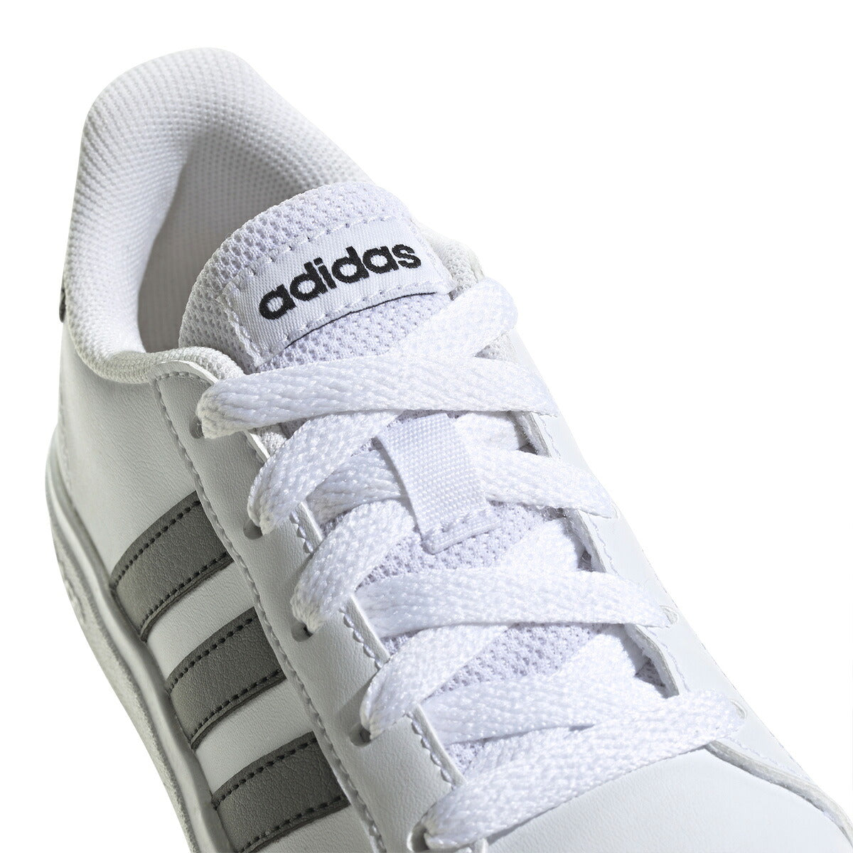 アディダス GRAND COURT 2.0 K グランドコート ライフスタイル テニス レースアップ シューズ ジュニア ブランド スニーカー adidas カジュアル 運動会 10003388 GW6511 白 ホワイト 男 女の子 キッズ