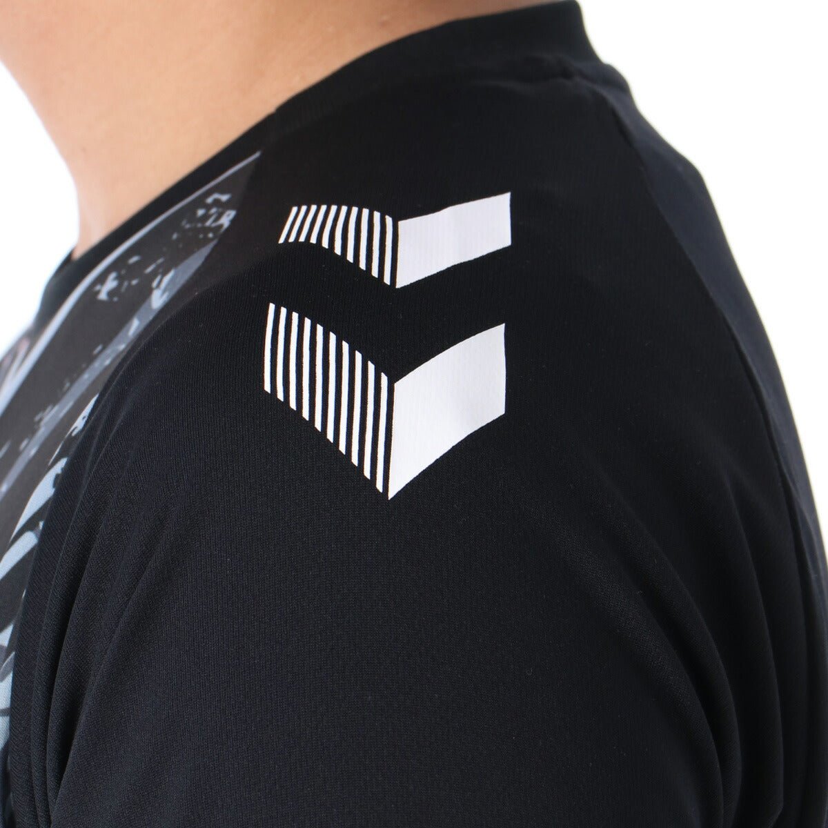 ヒュンメル 半袖 吸汗 速乾 Tシャツ メンズ ブランド hummel ハンドボール プラクティスシャツ グラフィック 白 黒 HAP1236 大きいサイズ 有 プラシャツ スポーツウェア トレーニングウェア ドライ スポーツ おしゃれ - 【公式】限定ジャージのタケスポ（Limited jersey takespo）