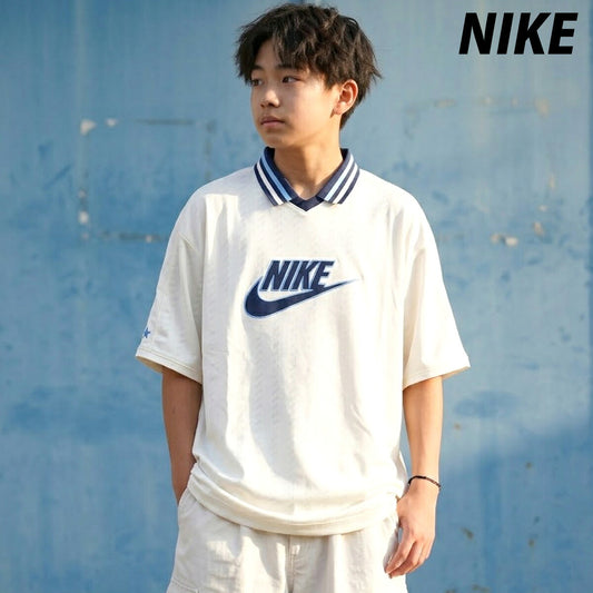 ナイキ 半袖 Tシャツ ジュニア ブランド NIKE 襟付き Vネック Just Do It IQ0435 047 薄茶色 ベージュ 男 女の子 キッズ 男の子 プラクティスシャツ プラシャツ スポーツウェア トレーニングウェア スポーツ