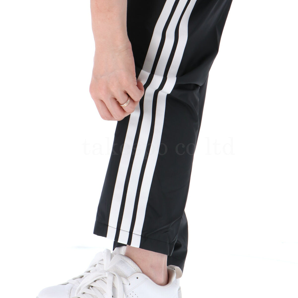 アディダス マストハブ ウインドブレーカー 上下 セットアップ レディース ブランド adidas 3ストライプス スリーストライプス 裏トリコット 起毛 黒 QB062 ブラック ネイビー 新作 上下セット
