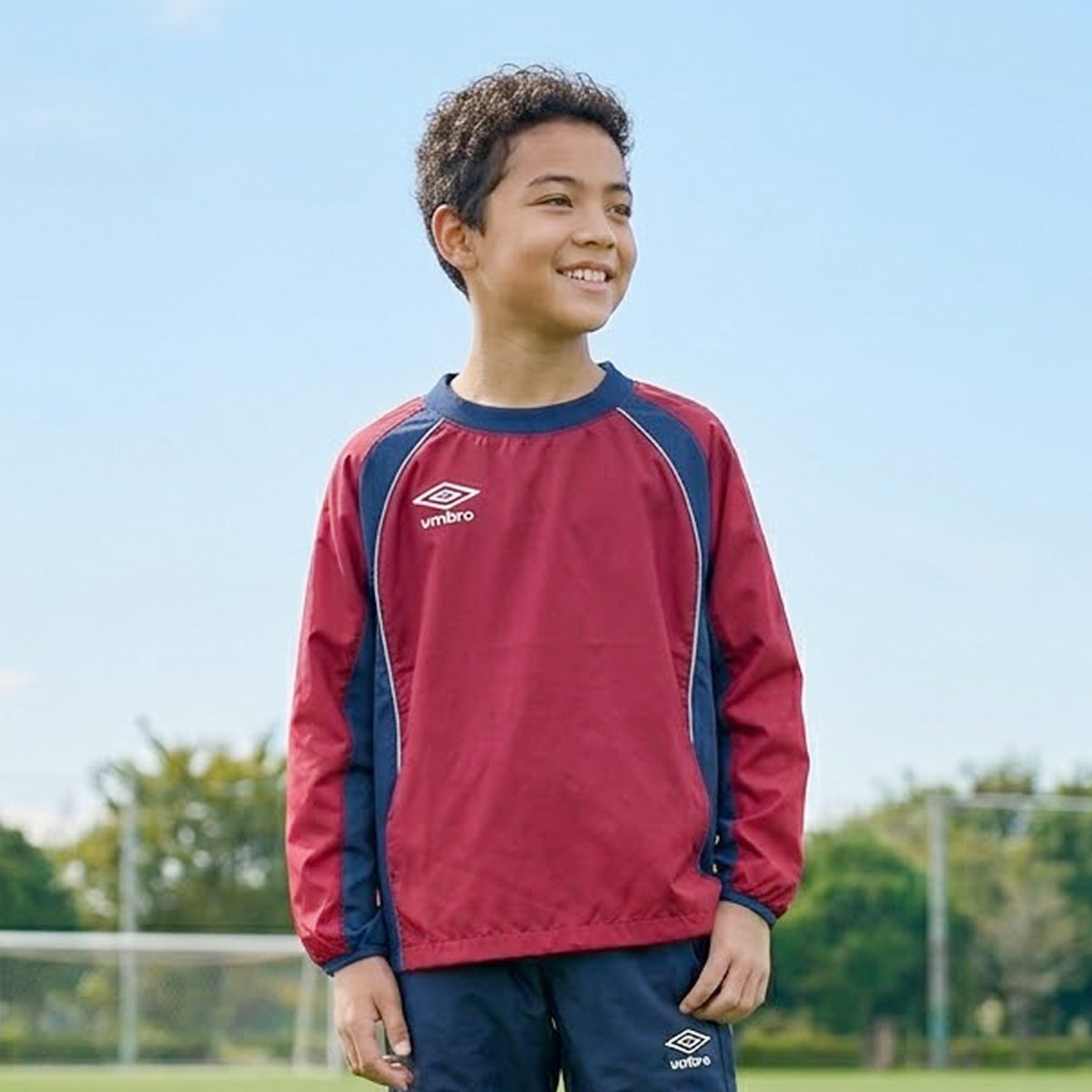 アンブロ チーム ウインドジャケット ジュニア ブランド umbro ピステ はっ水 撥水 防水 黒 サッカー フットサル UF5FWB01JA ブラック ネイビー ブルー グリーン レッド 男 女の子 キッズ
